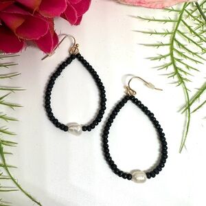 Freshwater Pearl⚜️Beaded Black Hoop Earrings